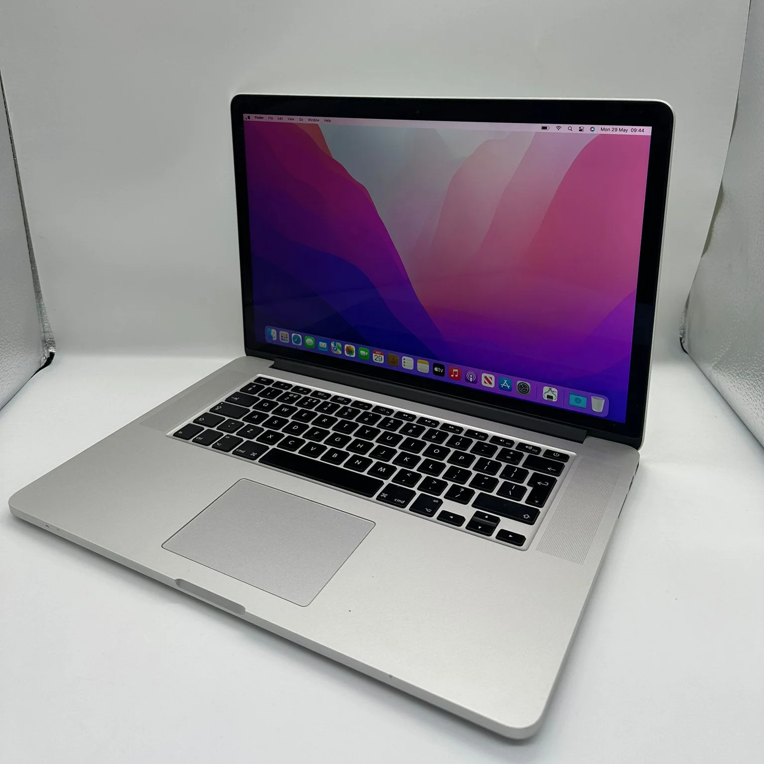 Apple MacBook Pro 2015 MacOS Monterey OSX intel i7 16GB Ram & 256 GB SSD