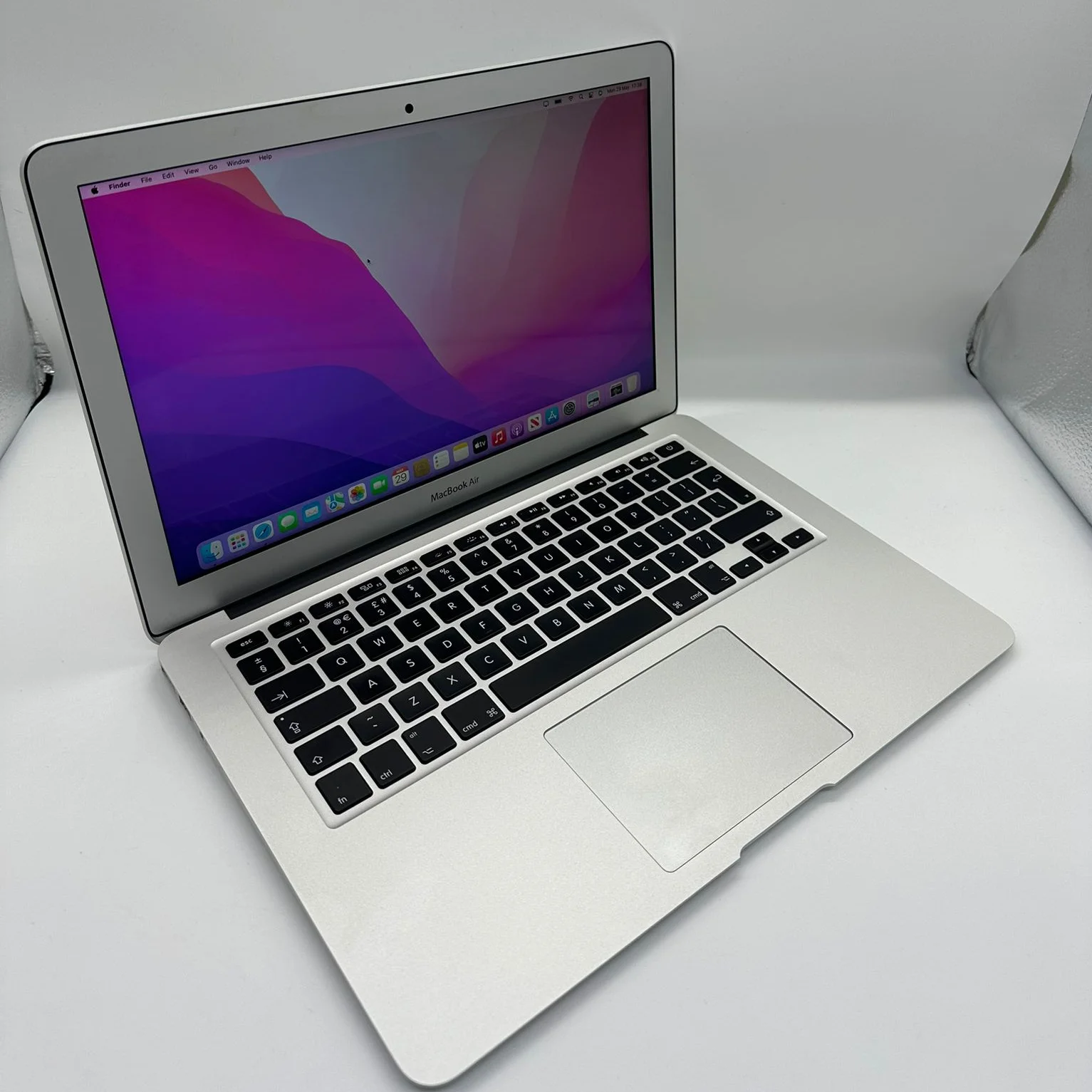 New Mac OSX Monterey Apple MacBook Air 2017  Latest intel i5 New Flash SSD Ultra Fast. ultra Slim