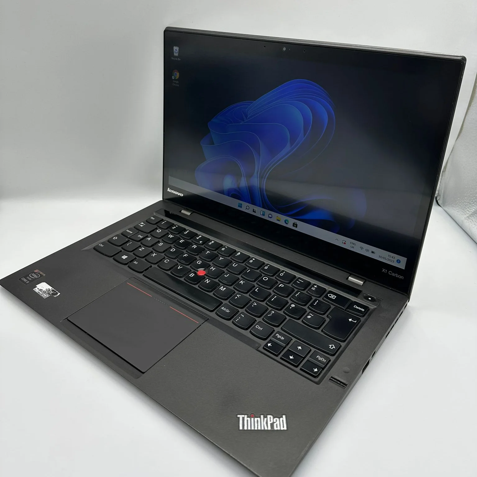 Lenovo ThinkPad x1 Carbon 4th Gen i5. 4k Resolution Touchscreen and Touchbar edition.