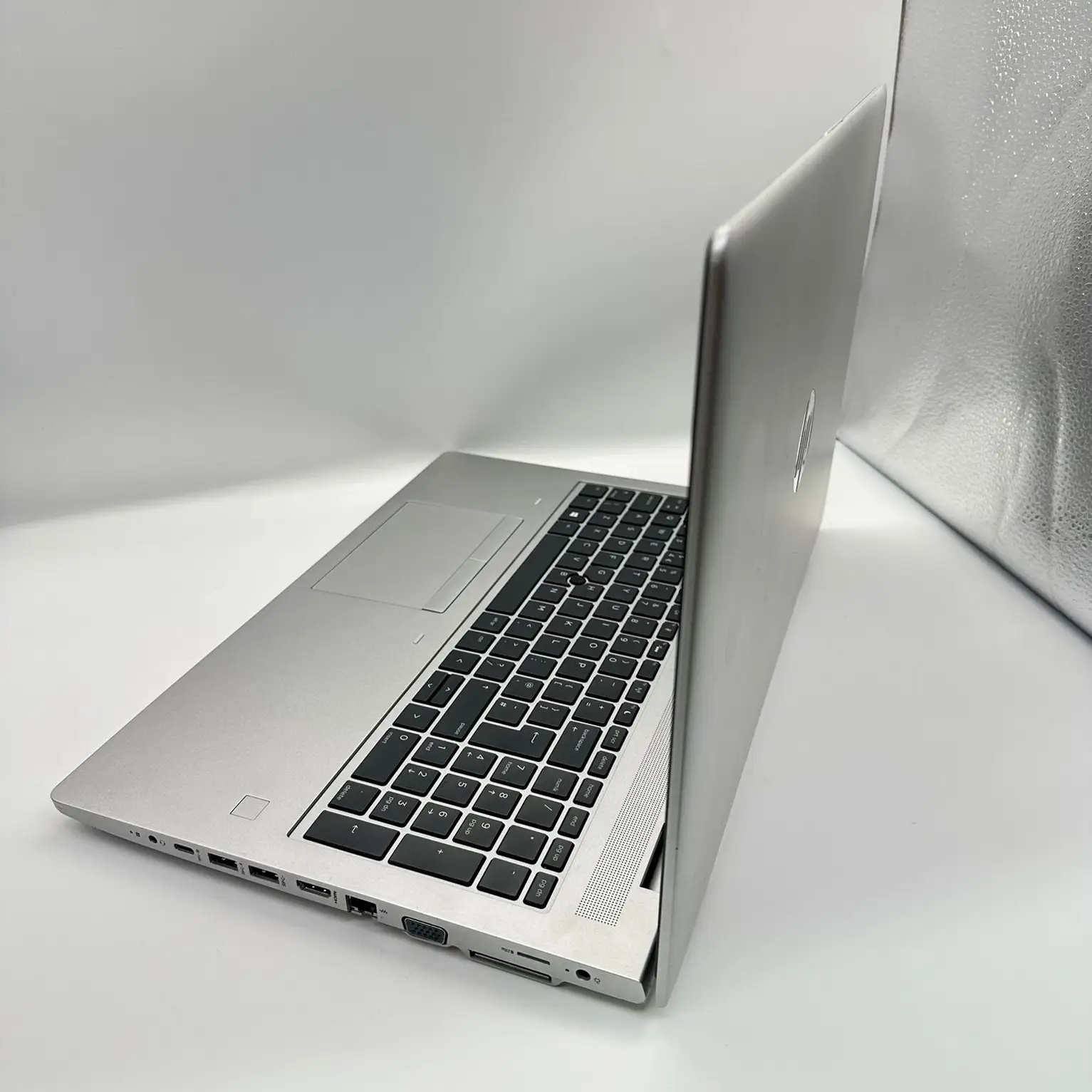 HP ProBook 650 G5   Intel core i5-8265U CPU 1.80Gh (8 CPUs) 8Gb Ram  256 Gb SSD Slim Laptop