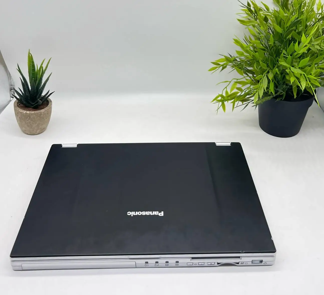 Lightweight Heavy Duty Panasonic Toughbook CFMX4-1 Laptop intel i5 Quad Touchscreen Laptop