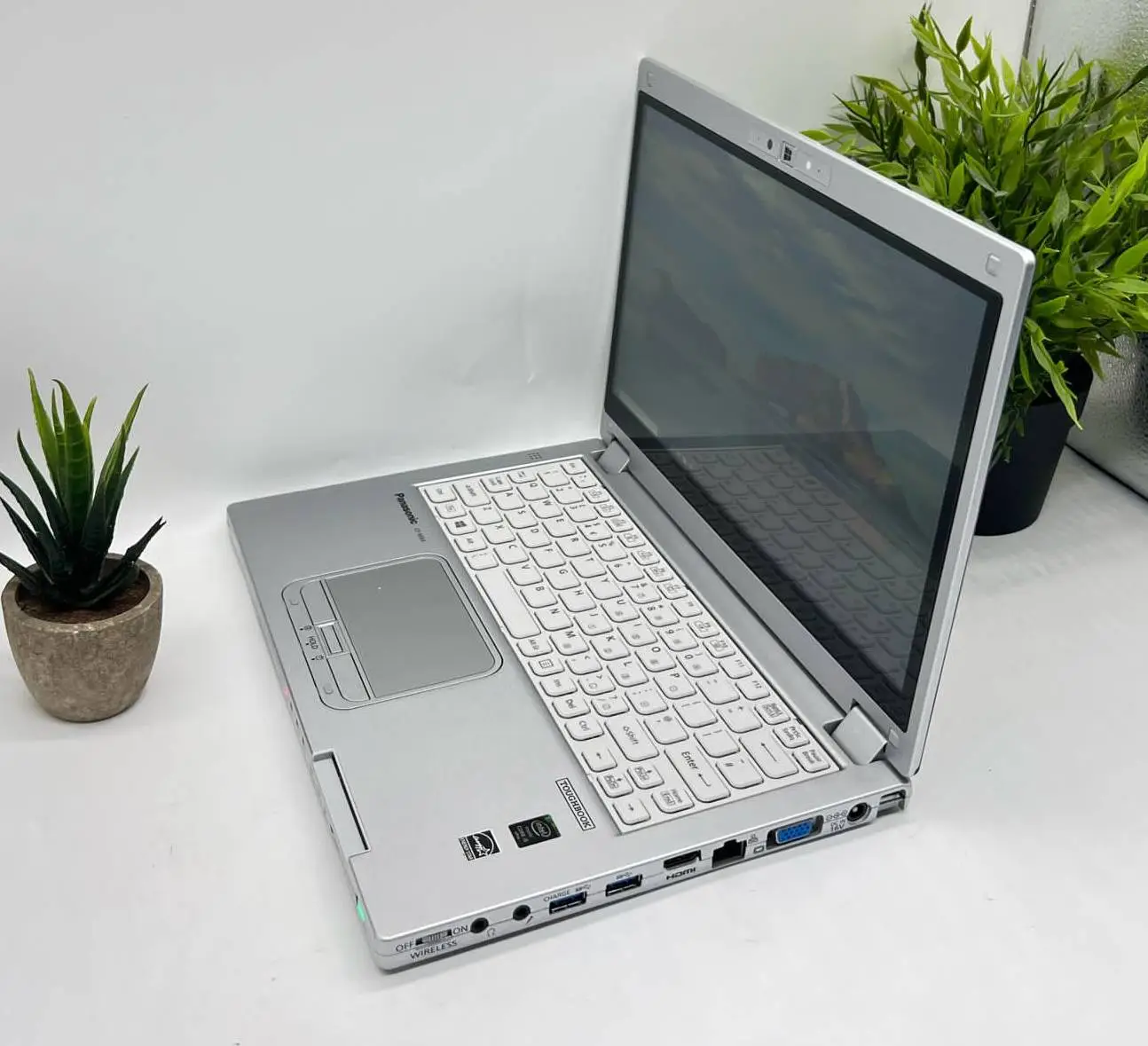 Lightweight Heavy Duty Panasonic Toughbook CFMX4-1 Laptop intel i5 Quad Touchscreen Laptop