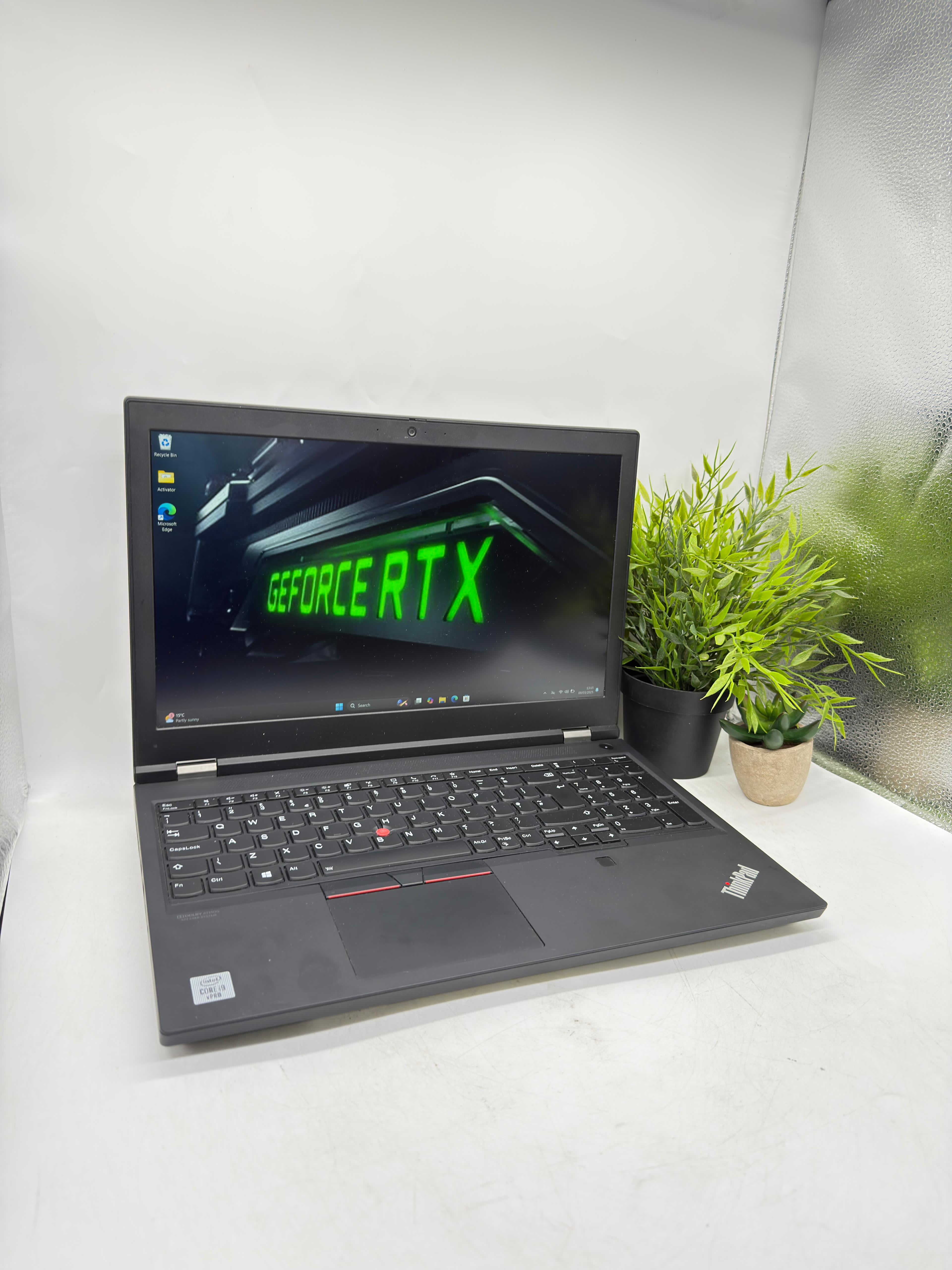 Gaming Lenovo Laptop Intel i7 24GB Ram1TB SSD TouchScreen Graphics Minecraft photo Editing