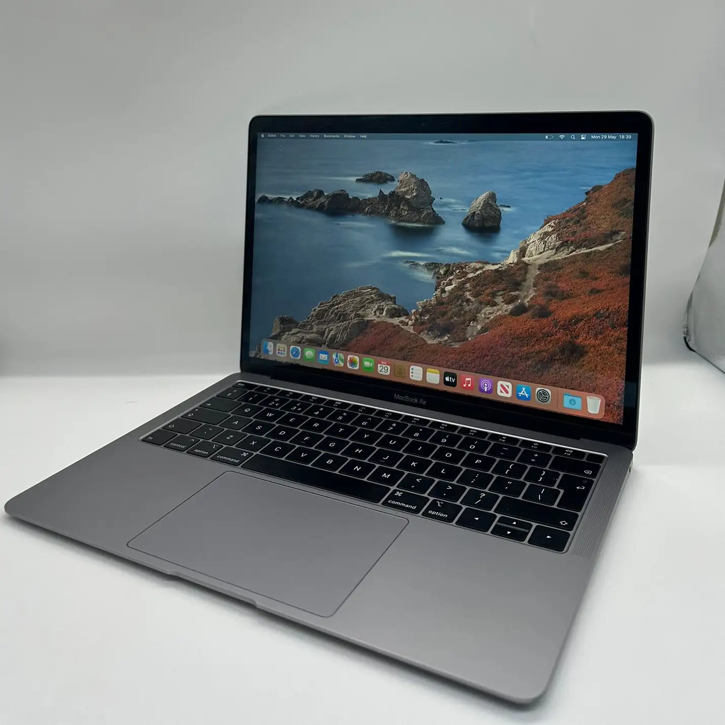 Apple MacBook Air 2018  Powerful New condition 13.3  Inch MacOS latest Ventura OSX